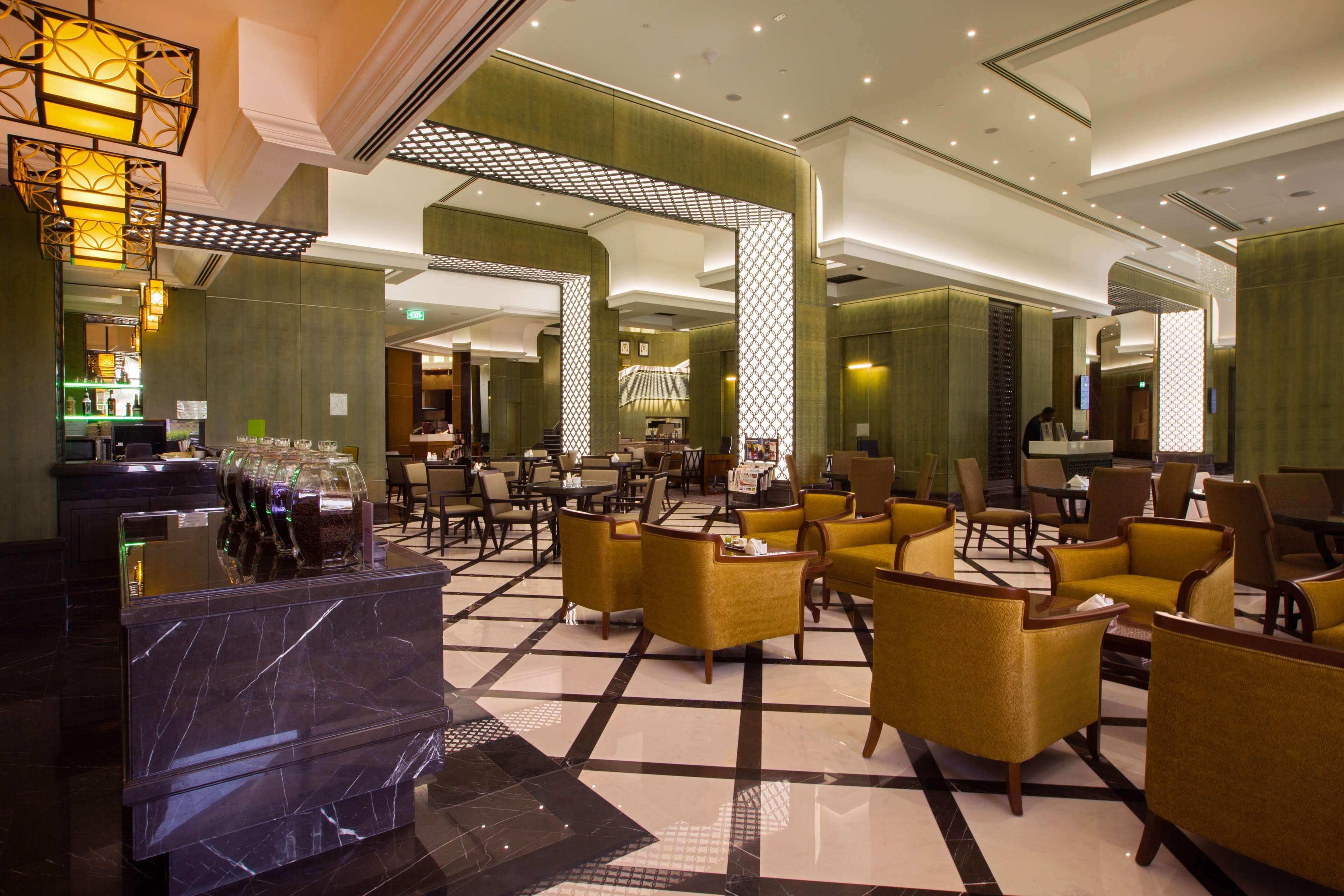 Ayla Grand Hotel al-Ain Exterior foto The lobby