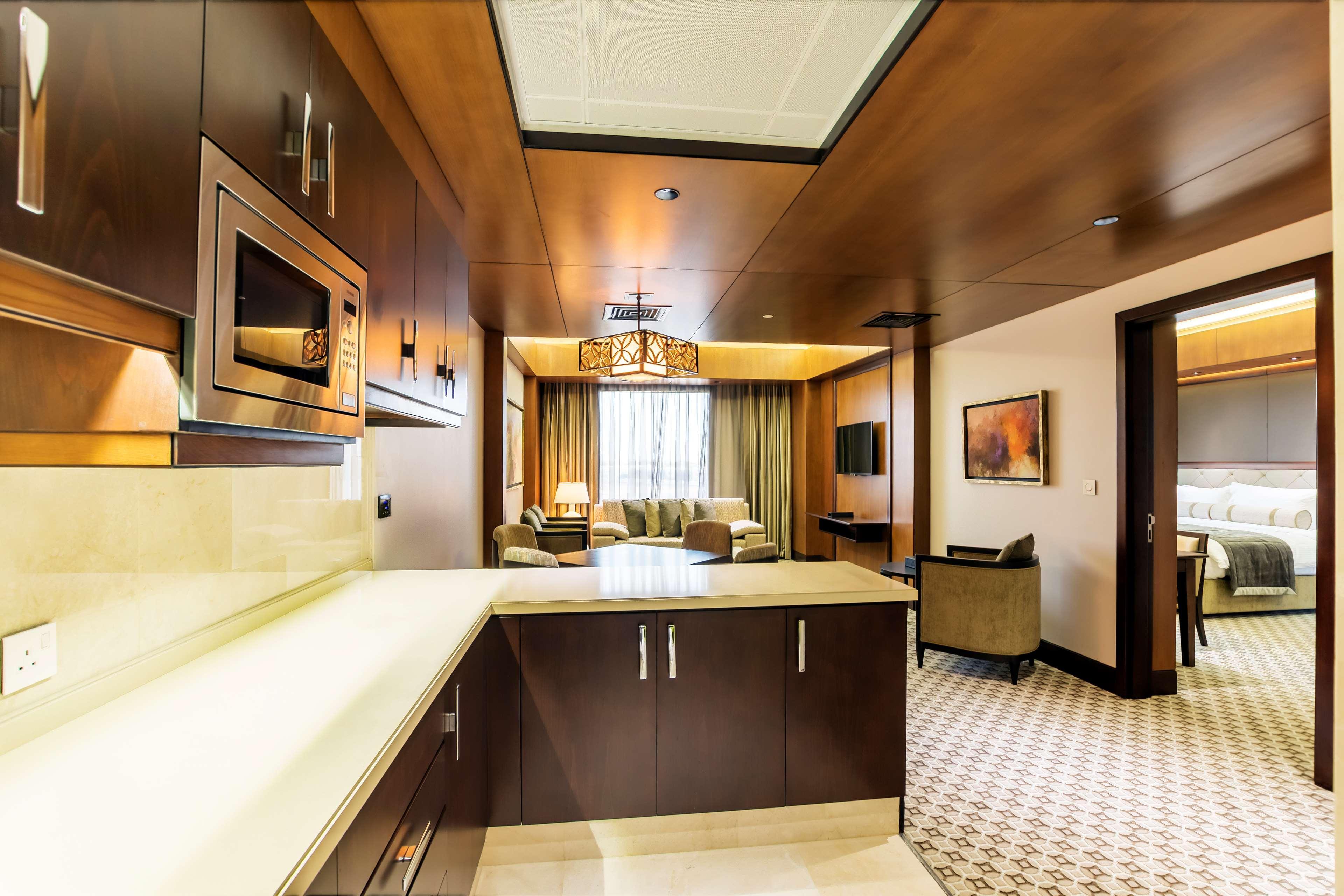 Ayla Grand Hotel al-Ain Exterior foto Suite