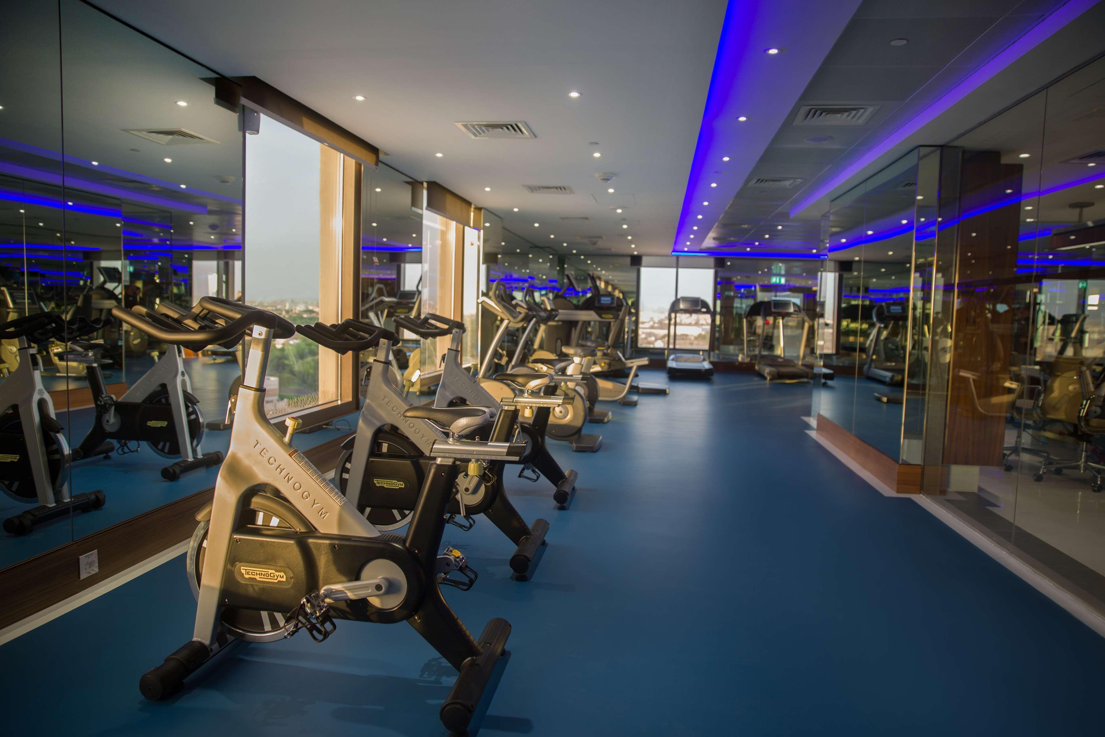Ayla Grand Hotel al-Ain Exterior foto The gym at the hotel