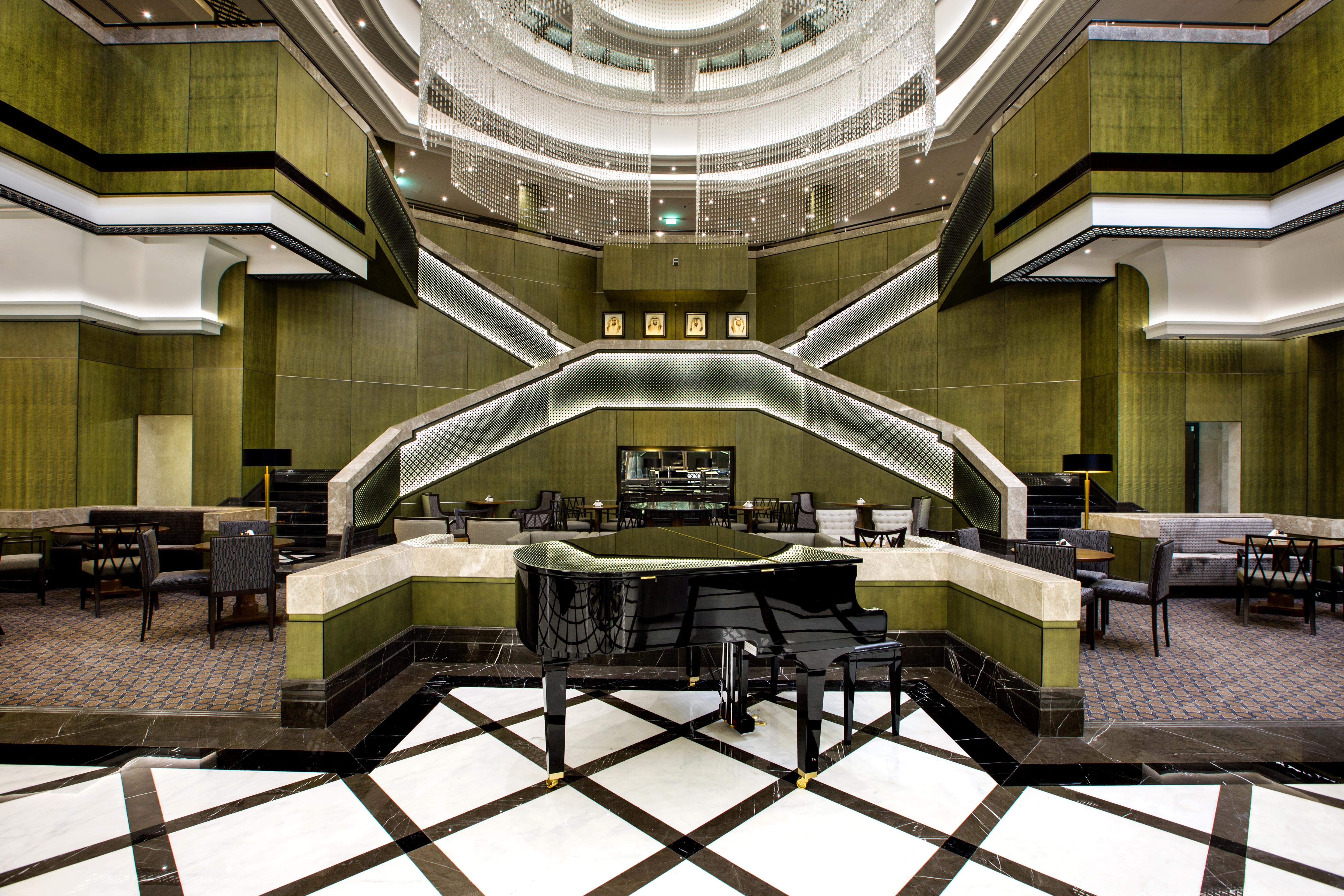 Ayla Grand Hotel al-Ain Exterior foto The lobby of the hotel